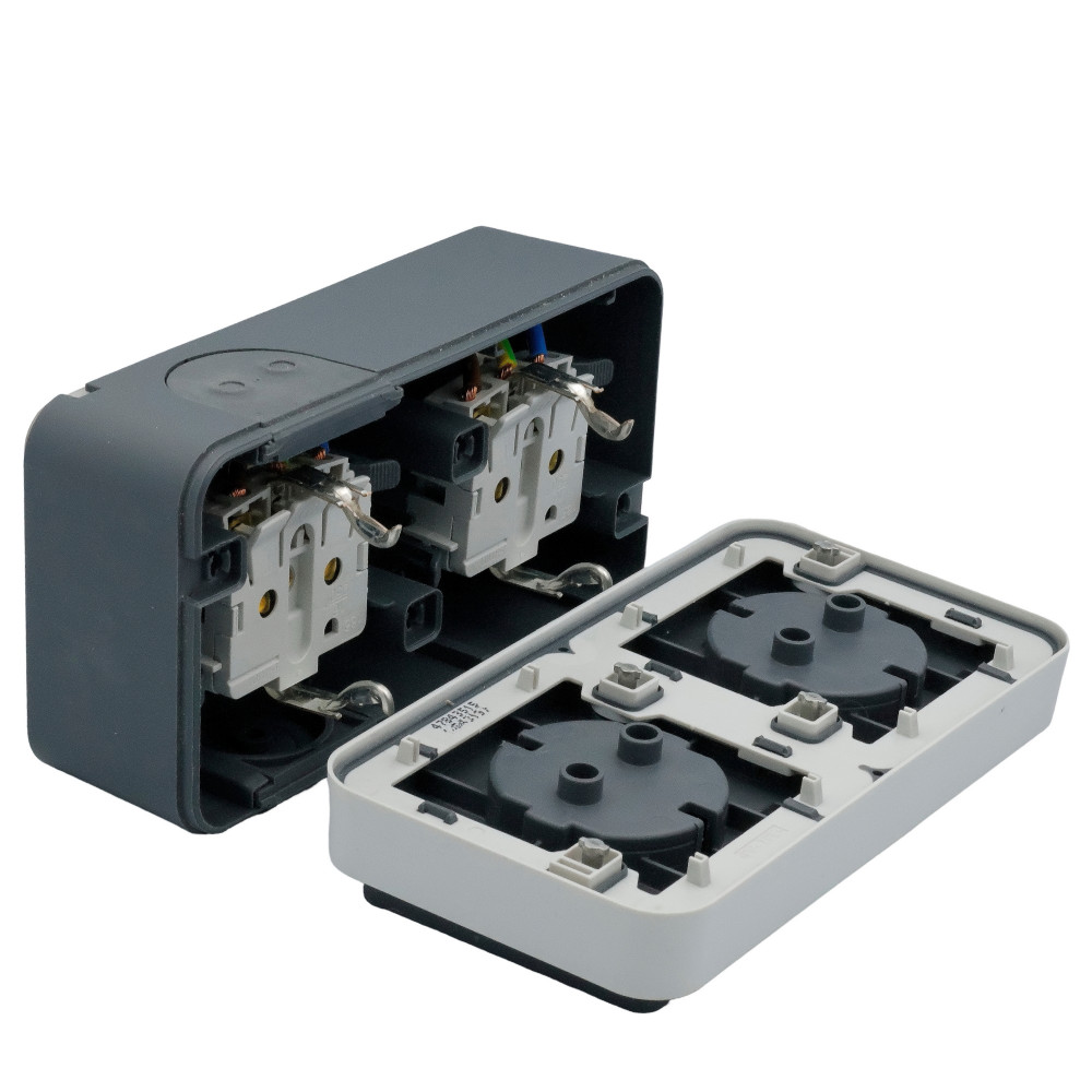 Розетка с ж/к двойная горизонтальная IP55, серая, 16А/250В W.1